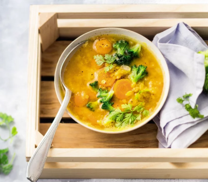 Recette de soupe de lentilles corail et carotte végétarienne 🍲